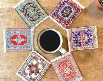 Juego de 6 posavasos de kilim turco / Mini posavasos de alfombra / Juego de posavasos de alfombra turca / Decoración de mesa bohemia / Regalo único para la mesa de centro