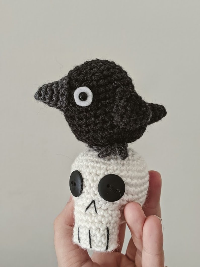 Crochet Crow Halloween Pattern image 4