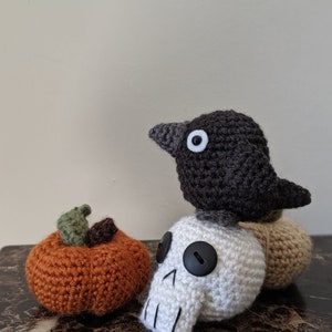 Crochet Crow Halloween Pattern image 3
