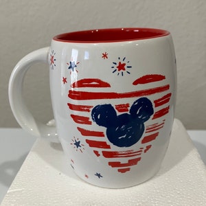 Starbucks 12 oz Americana Mickey Heart Disney Parks Limited Edition Mug