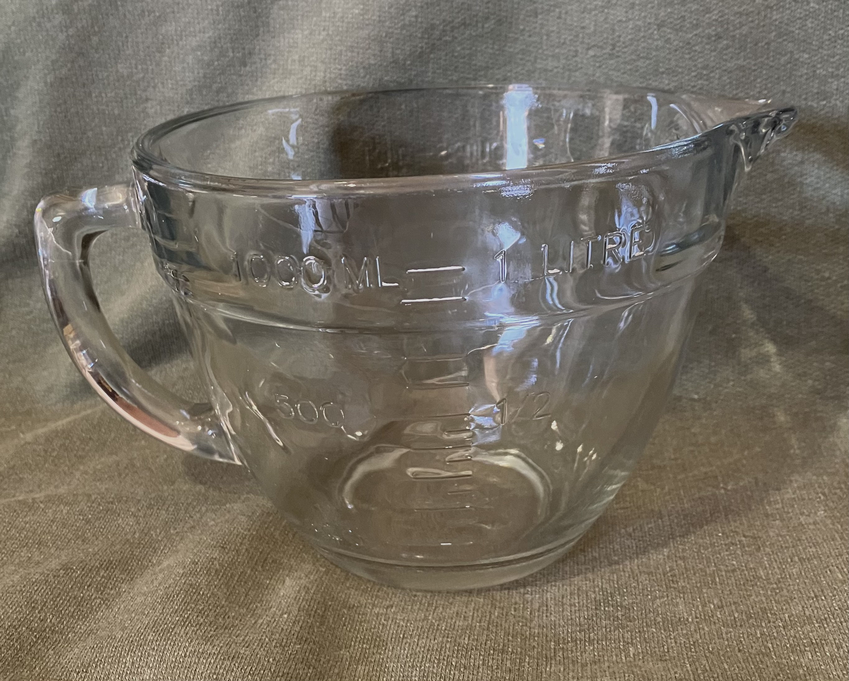 Anchor Hocking Clear Glass Measuring Cup 4 cup 32oz quart liter mL bowl USA