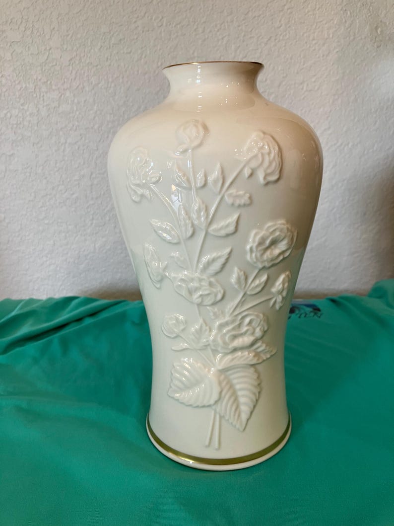 Lenox Porcelain 10inch Tall Ming Rose Vase With 24k Gold Trim Etsy