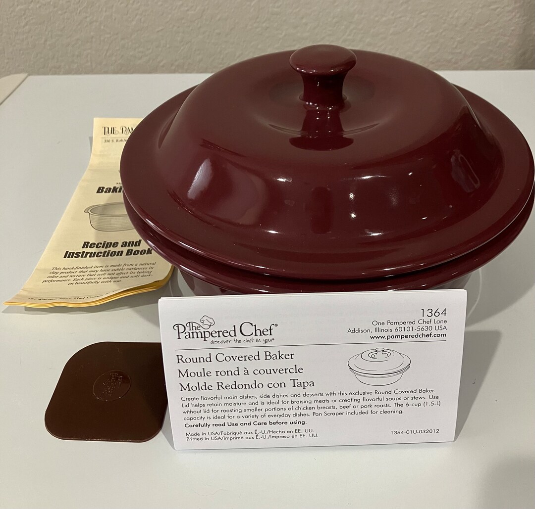Pampered Chef Stoneware Baker Casserole 6 Cup 1.5 L Round Covered Dish Cranberry Plum Color