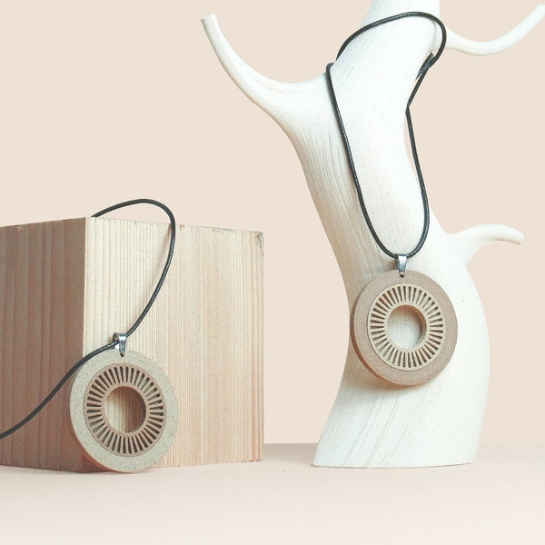 Geometric wooden pendant in recycled wood, round and minimalist pendant, original gift for Mother's Day