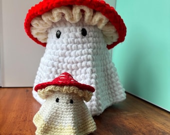 Crochet Ghost with Mushroom Hat Plushie– Halloween Cozy Cottagecore Spookiness!