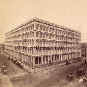 c1868 A. T. Stewart's Retail Store Broadway e 10th Street, New York, cartolina stereoscopica di Anthony.