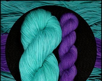 Hand Dyed Sock Yarn Kit, Aqua Cyan Teal Purple Violet Superwash Merino Nylon Fingering Wool, Solid Tonal Yarn, 4 Ply, 120g 554 yards