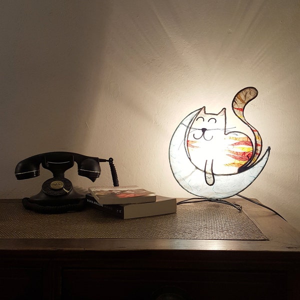 Chat sur la lampe de lune, lampe de chat, lampe de lune, lumières de chat, lumières de fée, lampe de papier, lampe de table, lampe de chevet,, cadeau d'amant de chat, lampe animale, lumières animales