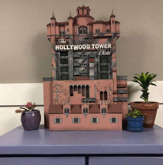 アメコミ Disney Showcase Teetering Tower Tower of Terror Display Model - Etsy