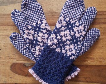 Trigger Mittens or Classic Mittens / STARS DESIGN  / Acrylic or Wool Handknit Unisex Newfoundland Style Trigger Mitts / Made to Order