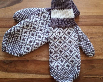 Trigger Mittens or Classic Mittens / CRISSCROSS DESIGN / Acrylic or Wool Handknit Unisex Newfoundland Style Trigger Mitts / Made to Order