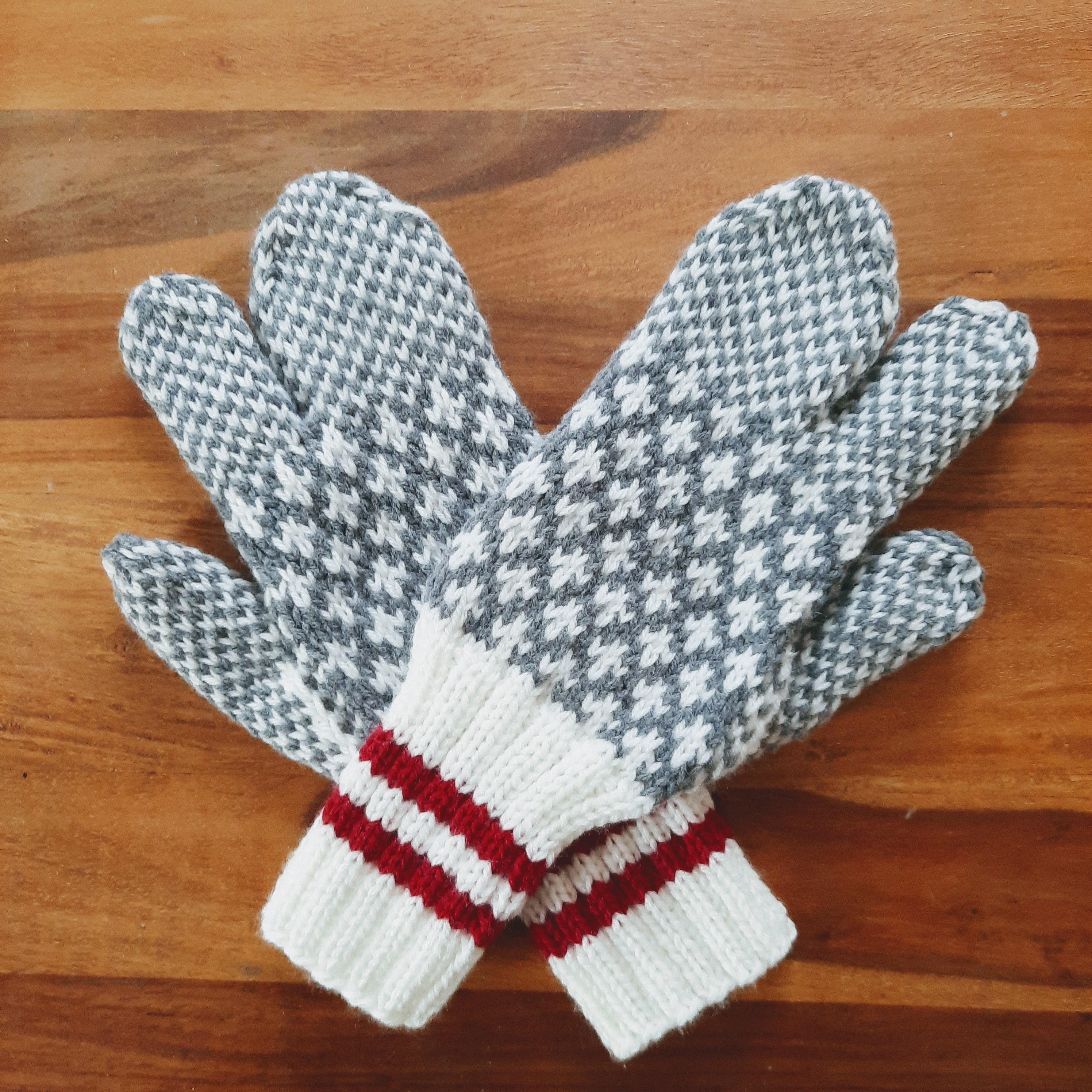 Wool sales hunting mittens