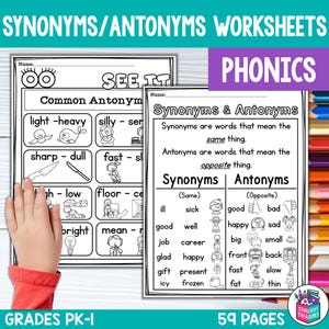 Op de afbeelding: Educatieve werkbladen voor de klassen PK-1 met de titels "Synoniemen/Antoniemen Werkbladen" en "Phonics". De werkbladen bevatten voorbeelden van synoniemen en antoniemen met illustraties. De tekst bevat "59 pagina's" en "Starlight Treasures."