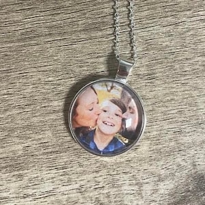 Collar con retrato