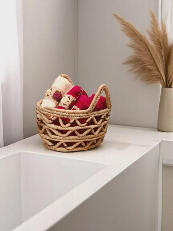 Maison Zoe Flechtkorb - Einkaufskorb aus Palmblättern mit geflocktenem Muster - ökologisch und nachhaltig - 100% Handmade