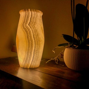 Maison Zoe Alabaster Table Lamp - bedside lamp made of solid alabaster stone in oval shape perfect for living room or bedroom