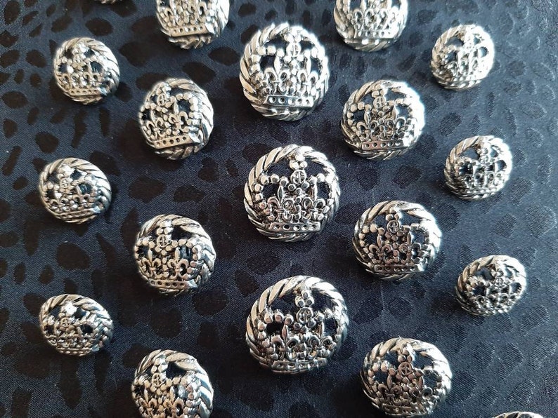 15mm 19mm /& 23mm Italian Suit Crown Buttons in Antique Silver