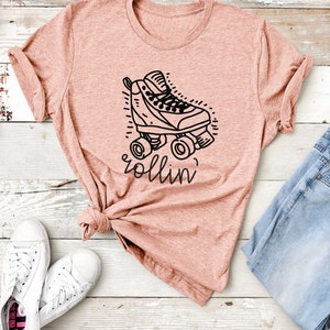 Rollin&#39; Rollschuh T-Shirt | Mom Life Tee | Skater Life Tee| Verschiedene Druckfarben