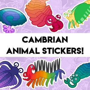 Puede incluir: Un conjunto de pegatinas de animales del Cámbrico de colores que incluyen un trilobites, una hallucigenia, una medusa y un gusano extraño. Las pegatinas están sobre un fondo morado con el texto "CAMBRIAN ANIMAL STICKERS!"