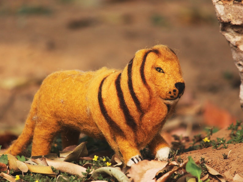 Wool Felt Lion Toy Lion art and decoration,
