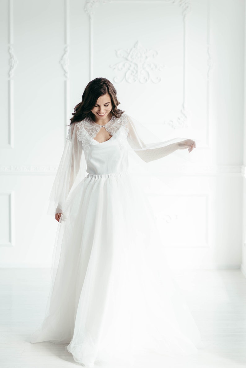 Bridal Cape Bridal Capelet Wedding Cape Wedding Veil Bolero Alternative Veil Lace Cape Lace Veil Long Veil Bridal Shrug Tulle Cape