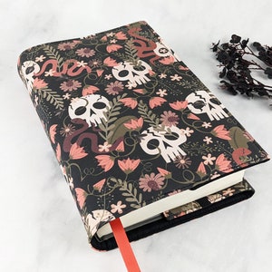 Adjustable book cover - Fabric book cover - Witchy book sleeve - Fabric book sleeve - Celestial book jacket - Victorian Garden