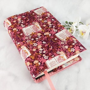 Adjustable book cover - Fabric book cover - Floral book sleeve - Fabric book sleeve - Adjustable book sleeve - Bookworm gift Dreamy Reading