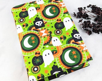 Adjustable book cover - Fabric book cover - Halloween book sleeve - Halloween book cover - Spooky book cover - Halloween bookworm gift