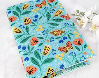 Adjustable book cover - Fabric book cover - Floral book sleeve - Fabric book sleeve - Adjustable book sleeve - Bookworm gift - Cottagecore