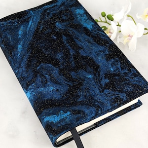 Adjustable book cover - Fabric book cover - Fabric book sleeve - Adjustable book sleeve - Gift for bookworm - Galaxy book sleeve