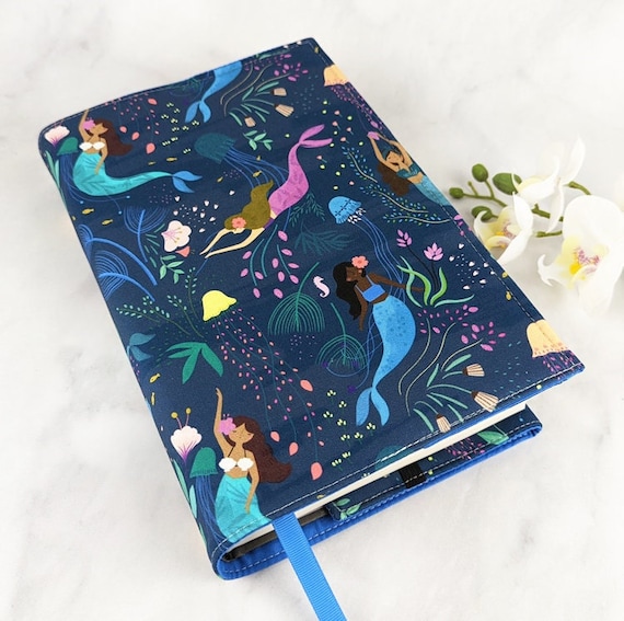 Adjustable book cover - Mermaid book cover - Fabric book cover - Mermaids book sleeve - Adjustable book sleeve - Gift for bookworm Navy blue