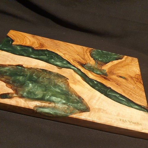 UNIKAT - Tablett / Servierbrett aus Rustikalem OLIVENHOLZ und shops Epoxy