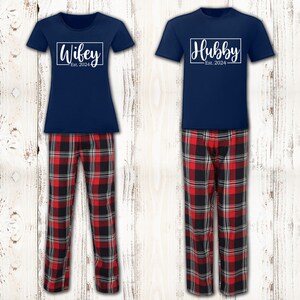 Personalised Pyjamas, Hubby & Wifey Matching Pyjamas, Mr and Mrs Wedding Gift, Couples Valentines Anniversary Plus Sizes 18 and 20 up to 3XL