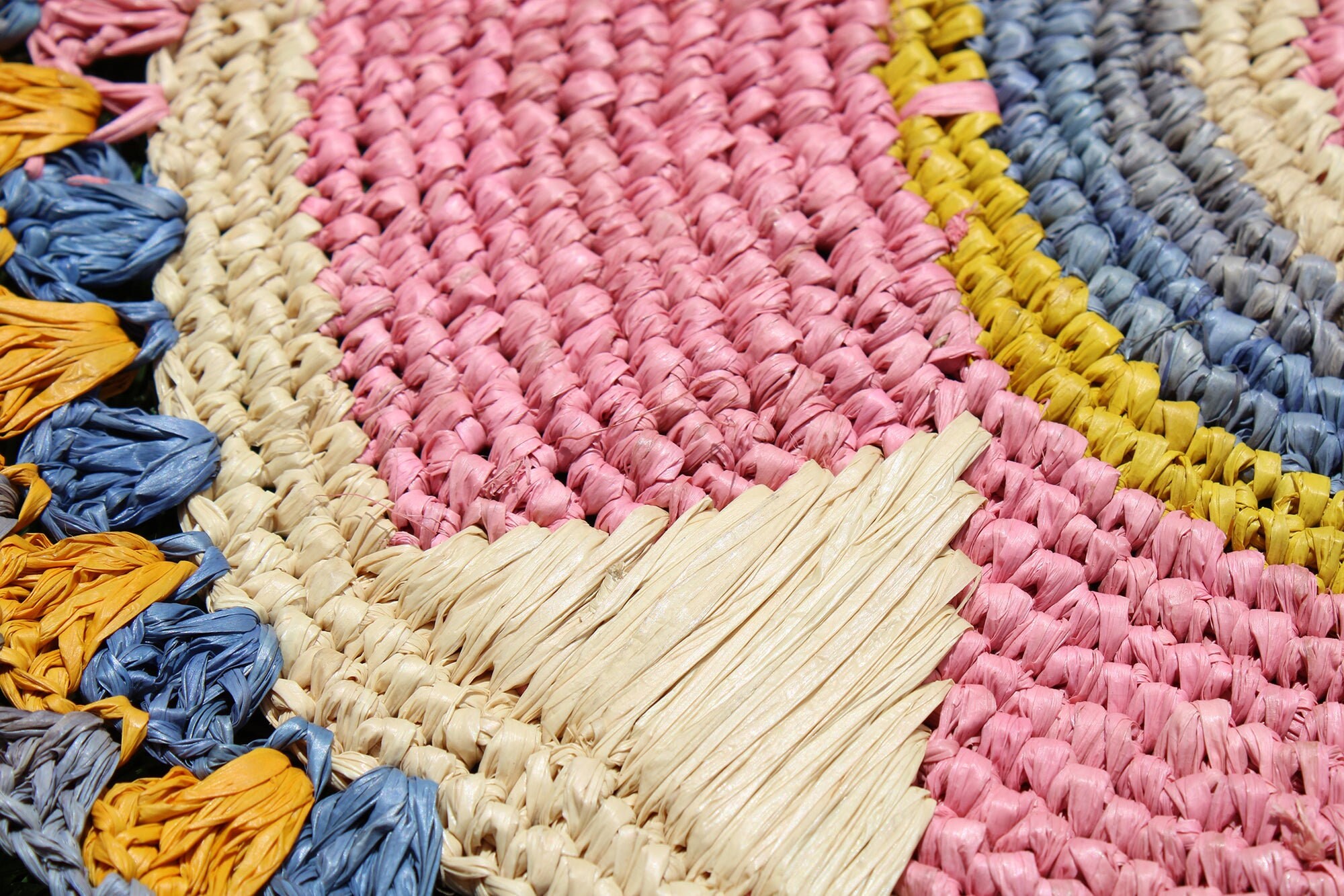 Daisy Raffia Placemats Handmade Round Boho Multicolor Table Decor ...