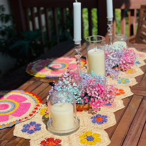 Raffia Crochet Handwoven Flower Table Runner, Table Runner, Flower Runner, Tableware, Handmade in Madagascar