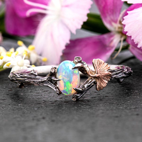 Zweig und Ginkgoblatt Oval Opal Verlobungsring