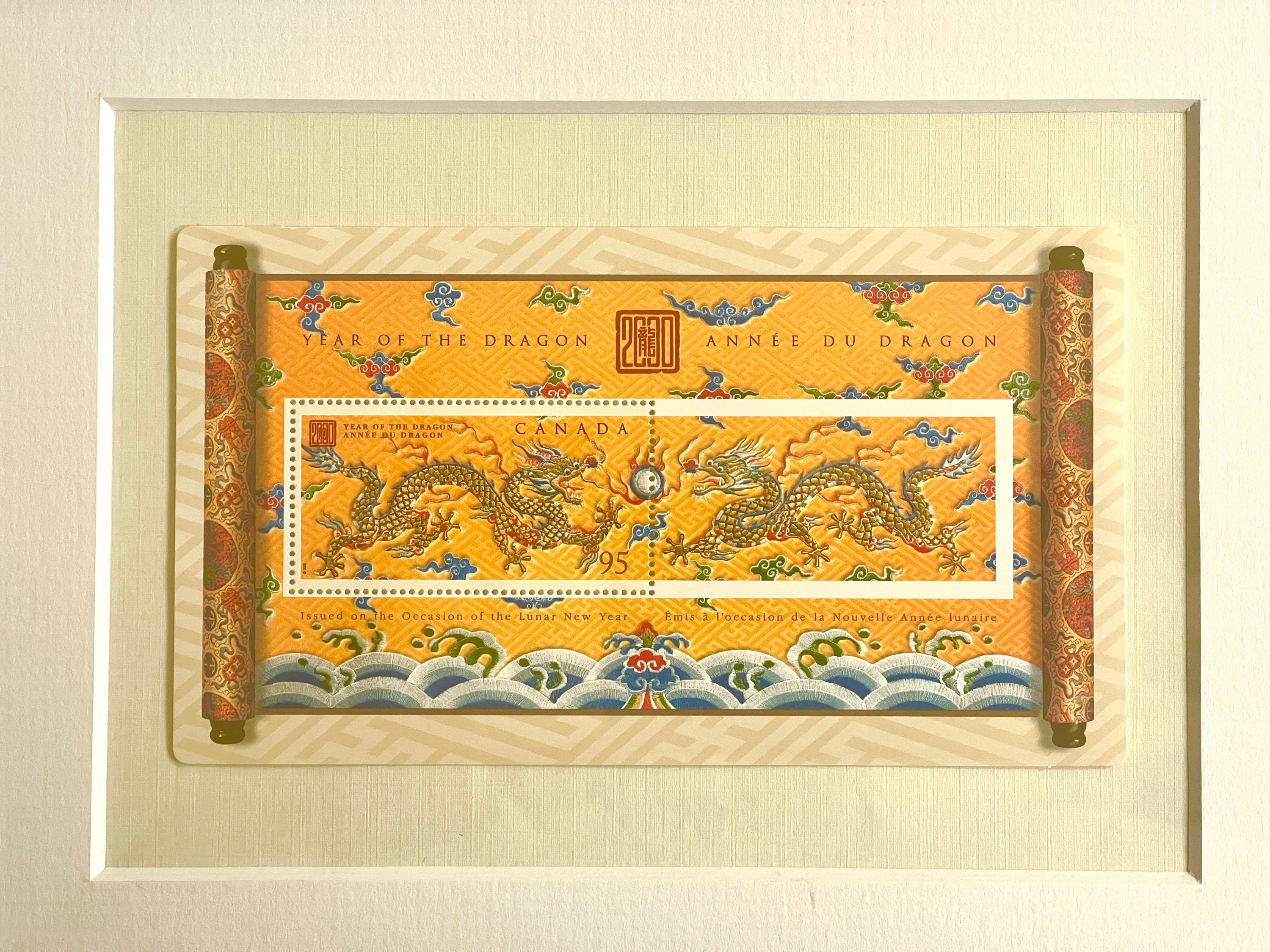 【美術品】鳥の羽根で描かれた馬 額装 日本画 二羽の鶏 長閑な庭先 銘入 桑の額 美術品Ψ