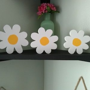 SPRING DAISY FLOWER Blocks - Spring Decor, Summer Decor, Flower Decor, Spring Wood Blocks, Tiered Tray Decor, Farmhouse Decor, Mothers Day