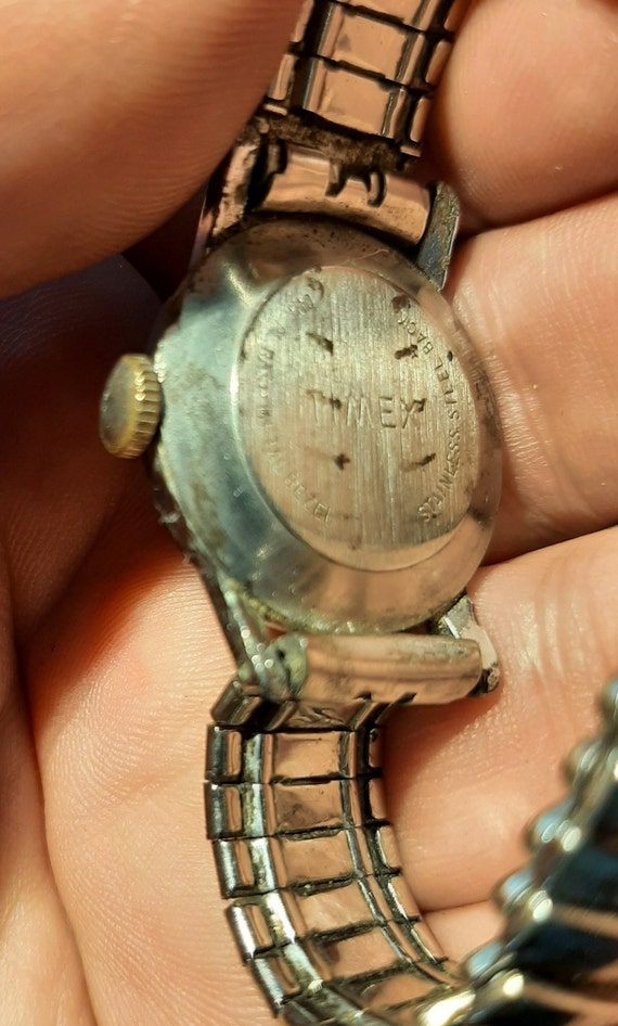 Vintage Timex Womans Wristwatch for parts - image 3