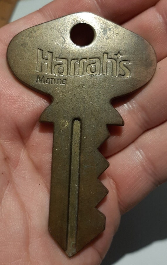 Harrah's Solid brass Marina Vintage 'key' Keychain - image 2