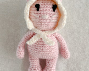 Poupée chat miniature rose au crochet