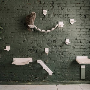 Moderna torre de muebles de pared para escalar para gatos (estanterías de lujo para juegos para gatos) que incluye cama para gatos, hamaca para gatos, escalones para gatos, puente y poste para rascar