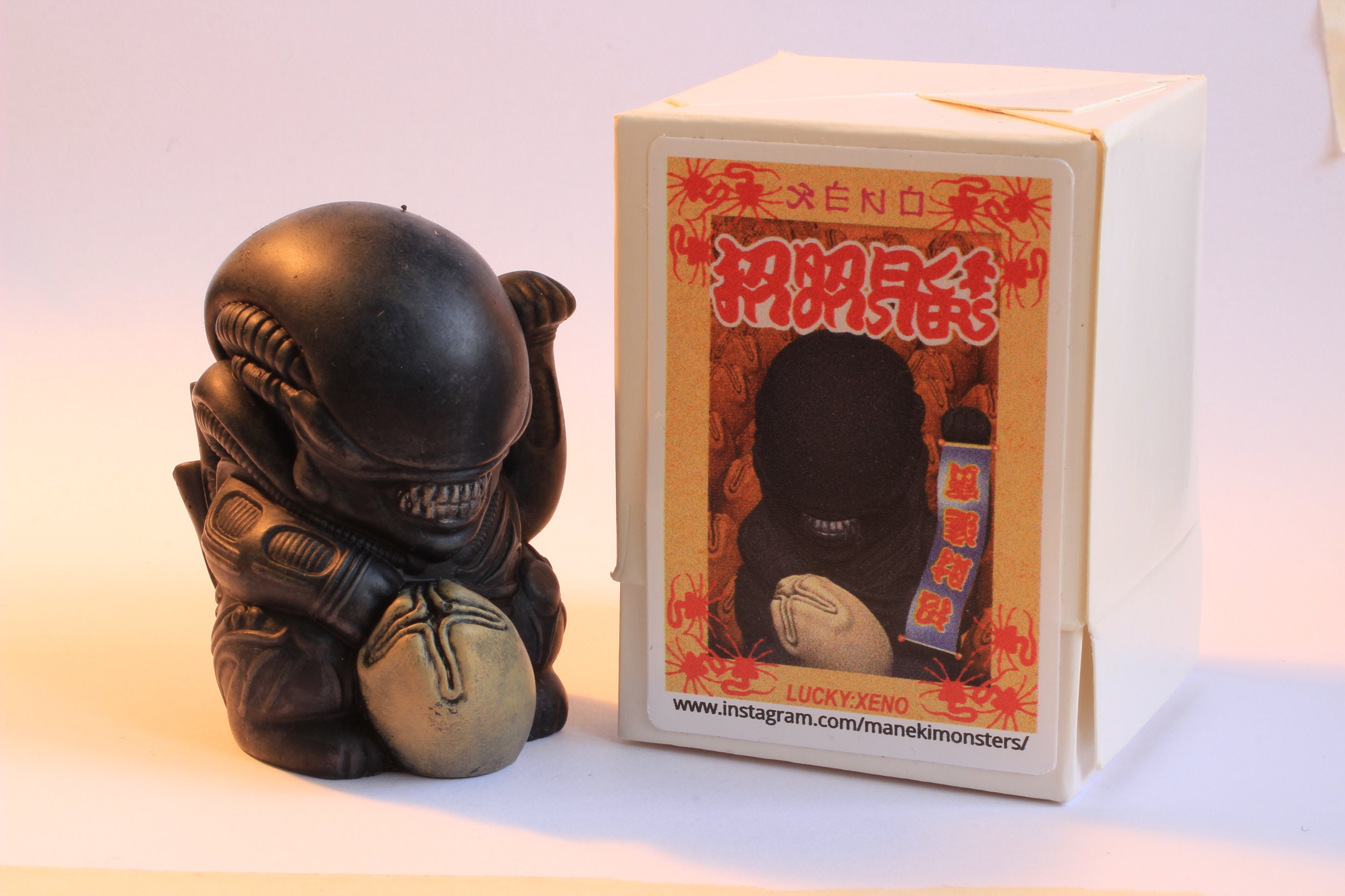 Maneki Monsters Mini (60mm): Lucky Xeno (painted) - Lucky Cat