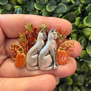 Vintage Jewelry Brooch Beautiful Enamel Fall Harvest with Cats Brooch Pin