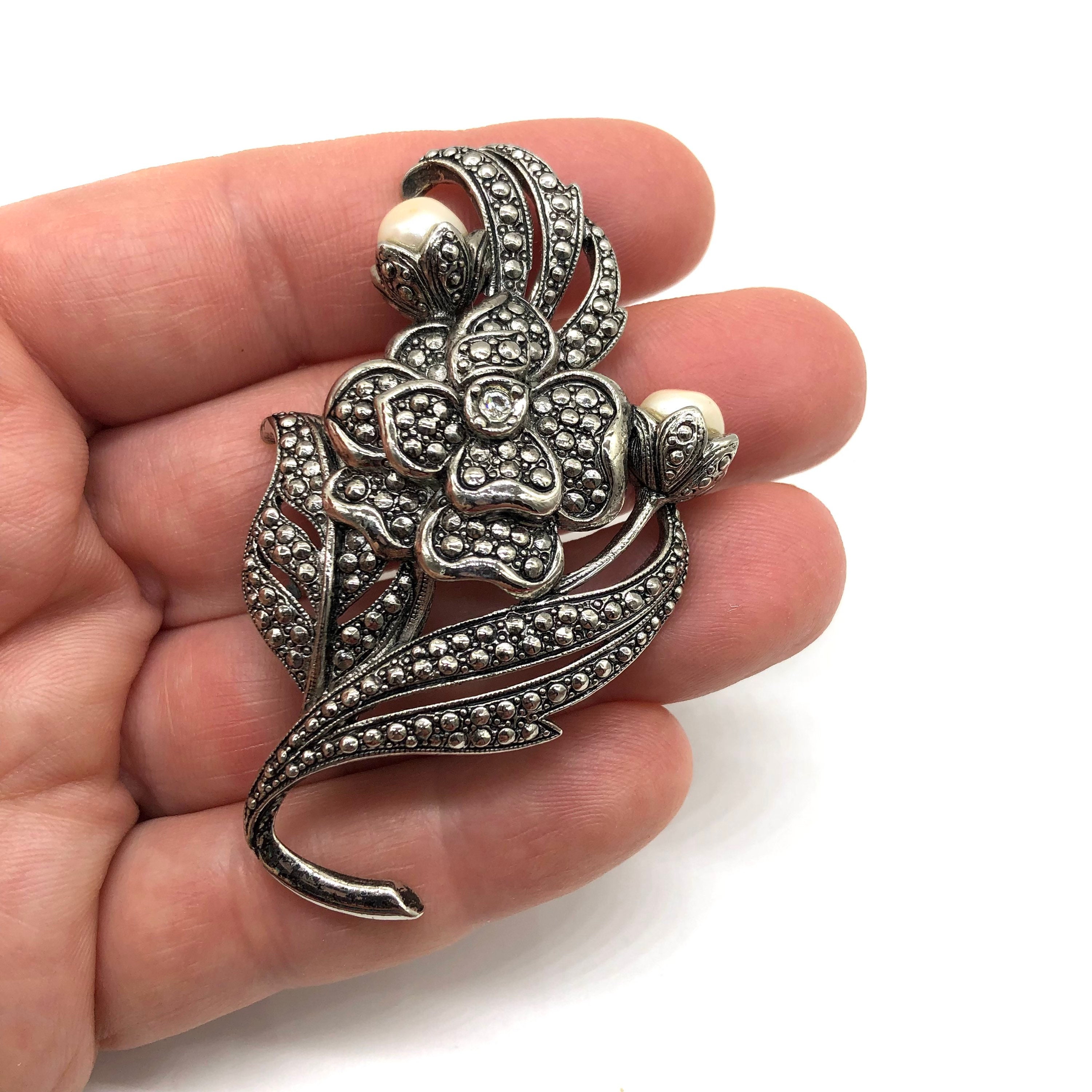 Vintage KJL Flower Brooch: Pearl Silver Tone Pin