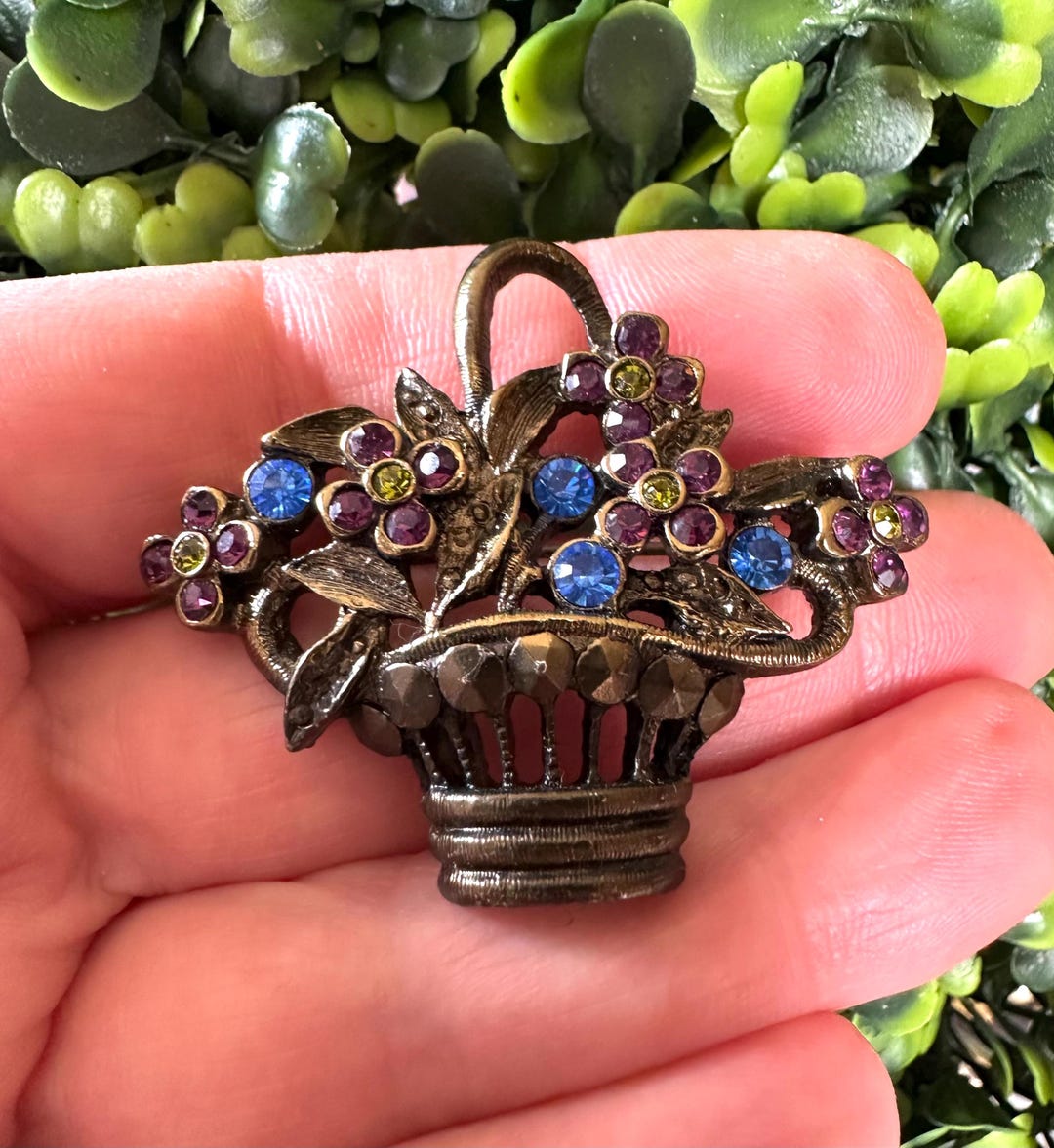 花０１ Vintage 1928 Flower Basket Brooch: Multicolor Rhinestone Pin - Etsy