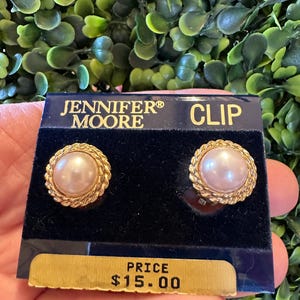 Vintage Jewelry Earrings Gorgeous Pearl Gold Tone Clip On Style
