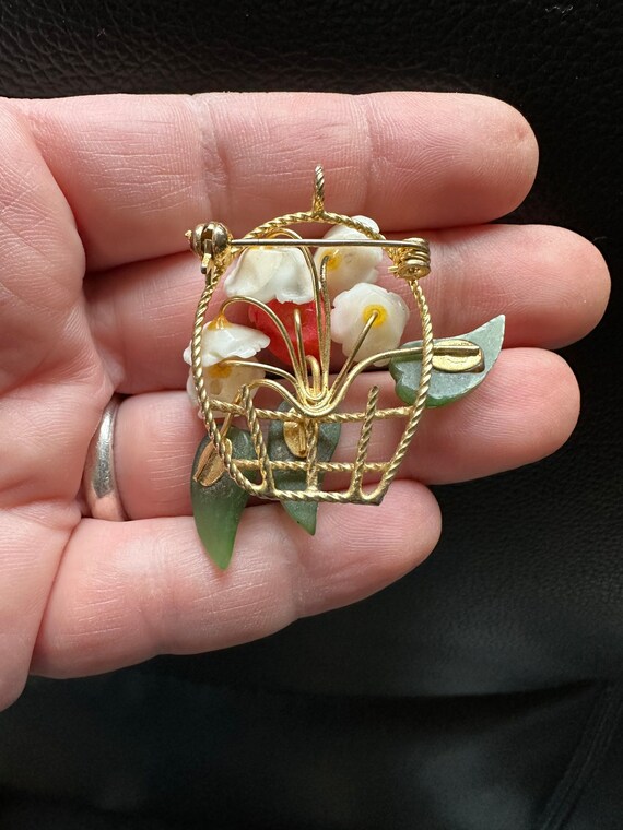 Vintage Jewelry Brooch Beautiful Carved Jade Cora… - image 2