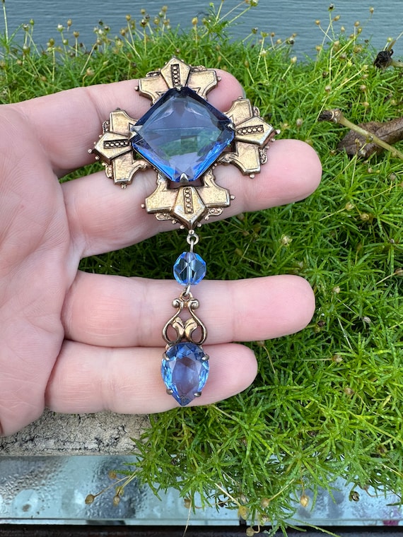 Vintage Jewelry Gorgeous Blue Faceted Crystal Pin… - image 1