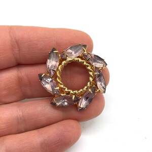 Vintage Violet Rhinestone Brooch: Gold Tone Pin